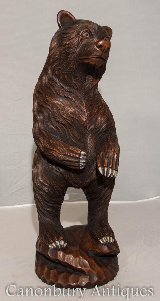 Statue allemande sculptée à la main de l'ours noir de la Forêt Noire