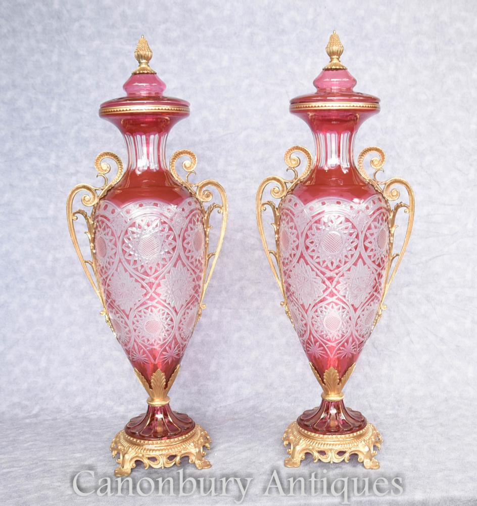 Paire de Verre Français Empire Amphora Vases Urnes Urne à Lidded