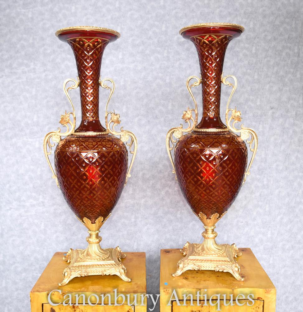 Paire de vases en verre coupe Empire urnes bronze luminaires