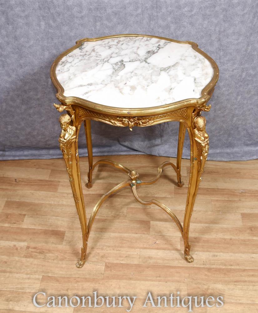 Table de chevet Louis XVI unique Tables de Maiden d'Ormolu