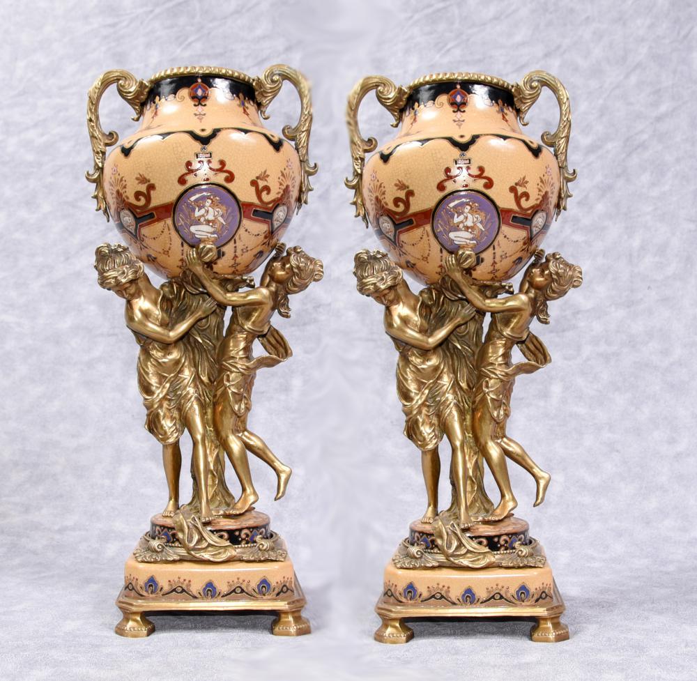 Paire Urnes Vases Maiden Ormolu Porcelaine