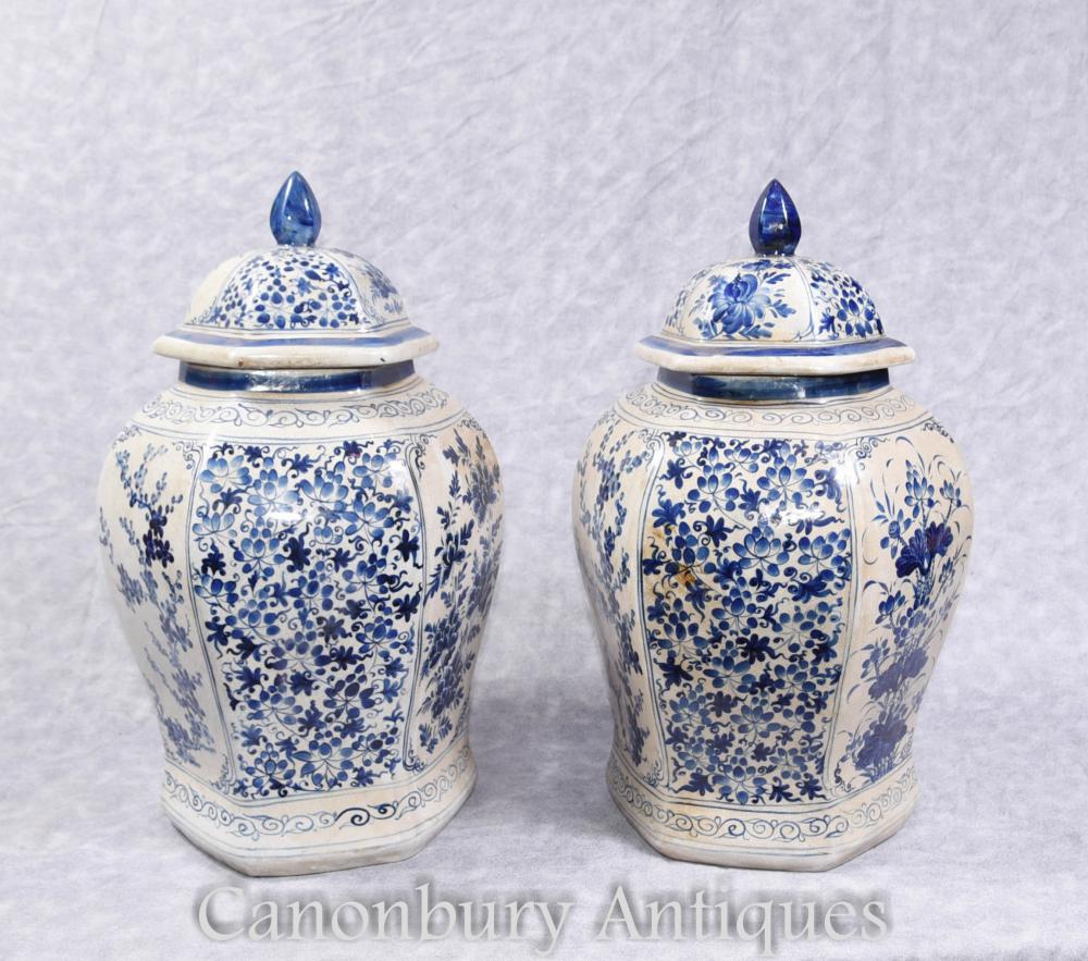 Paire de pots de gingembre en porcelaine bleue et blanche chinoise Vases Kangxi