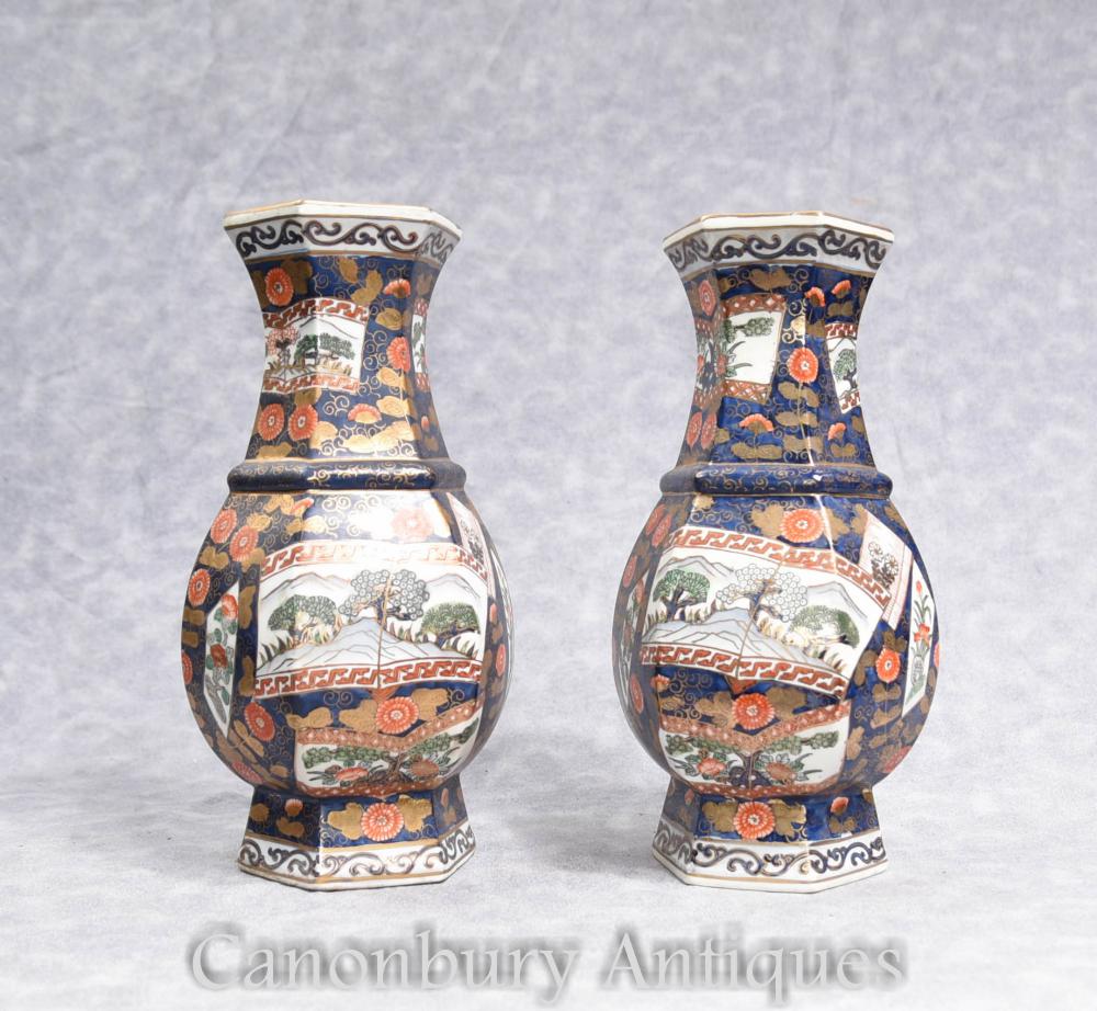 Paire de vases japonais en porcelaine Imari Urnes forme octogonale