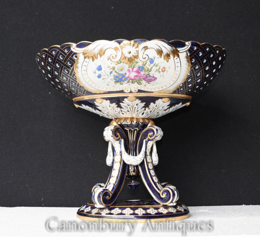 Urne en porcelaine de Sèvres simple sur support Floral Soupière