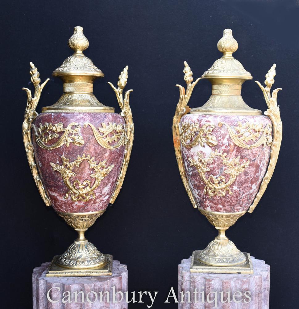 Paire d'Urnes d'Amphore Empire en marbre français Vases en bronze doré
