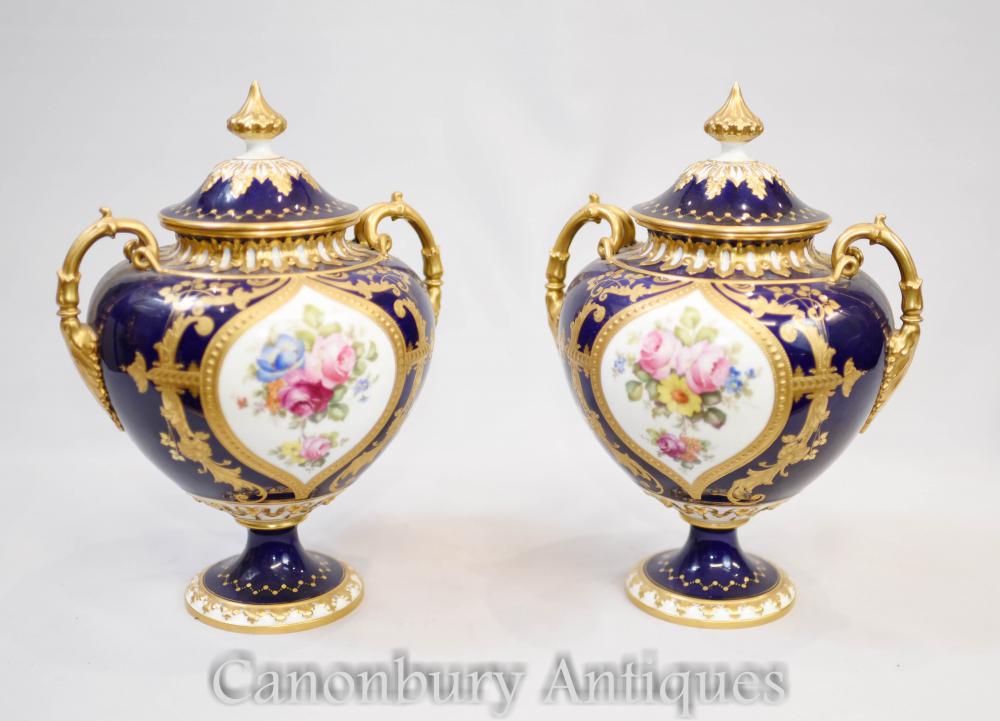 Paire d'Urnes Vases Royal Crown Derby Circa 1885