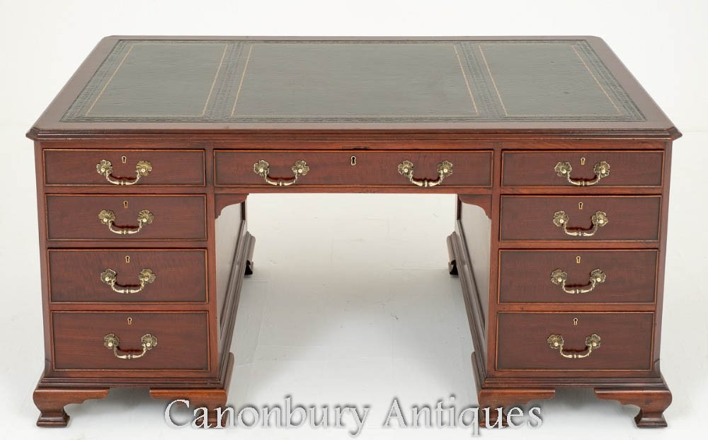 Bureau des partenaires Chippendale en acajou vers 1880