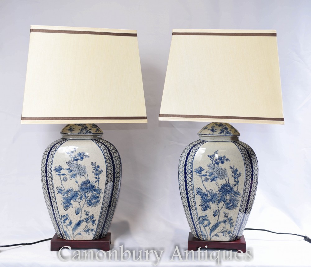 Paire de lampes de table en porcelaine blanche et bleue - Luminaires Chinois