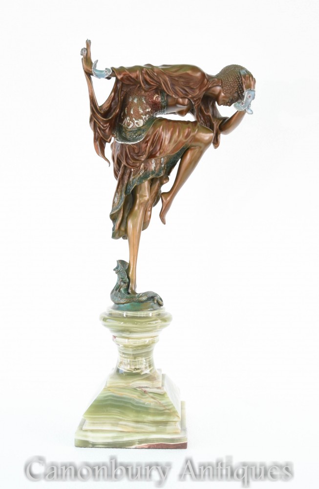Statue Charmer Snaker Art Déco en Bronze par Colinet