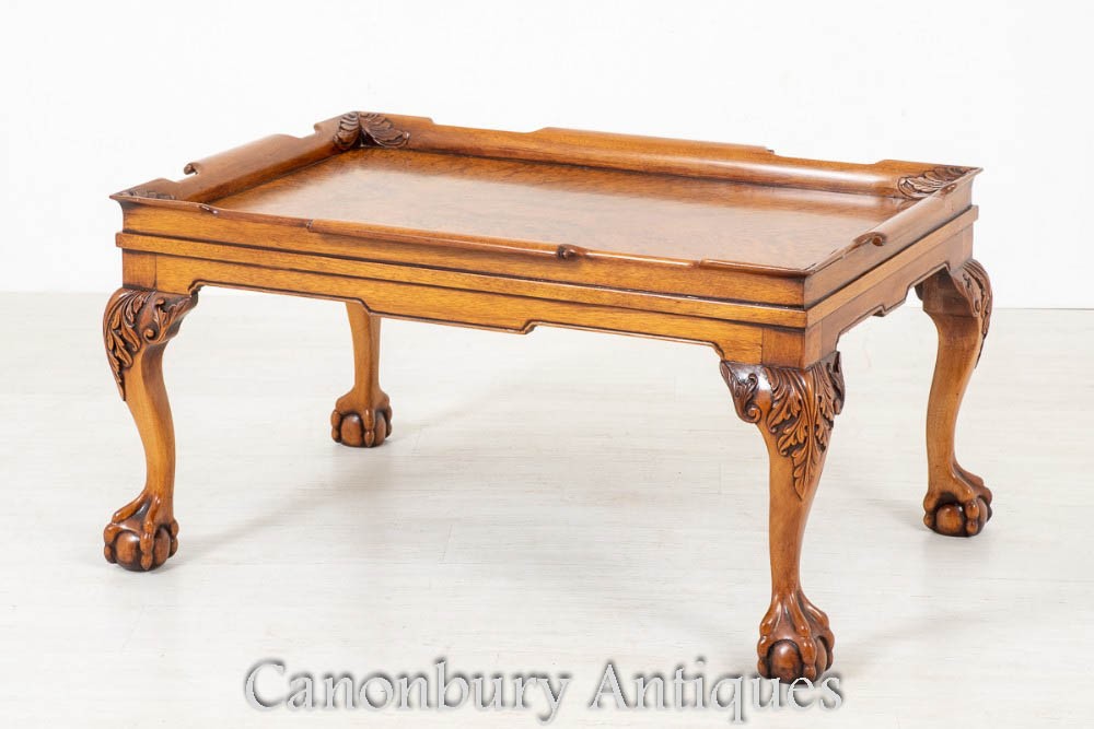 Table Basse Chippendale - Boule et Griffe Antique en Noyer