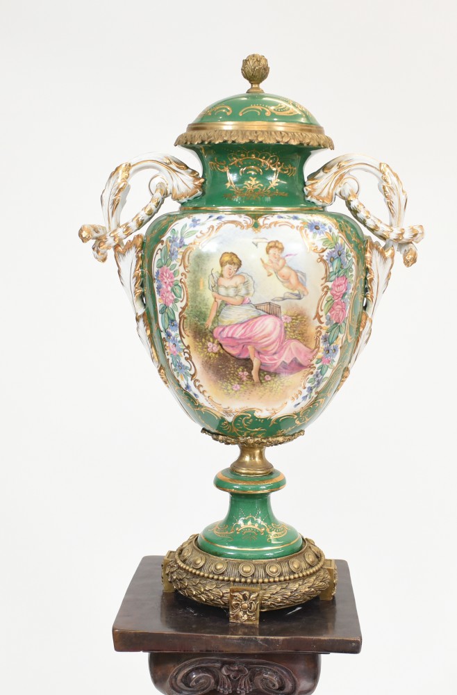 Vases en porcelaine de Dresde simples Urne de Chine allemande