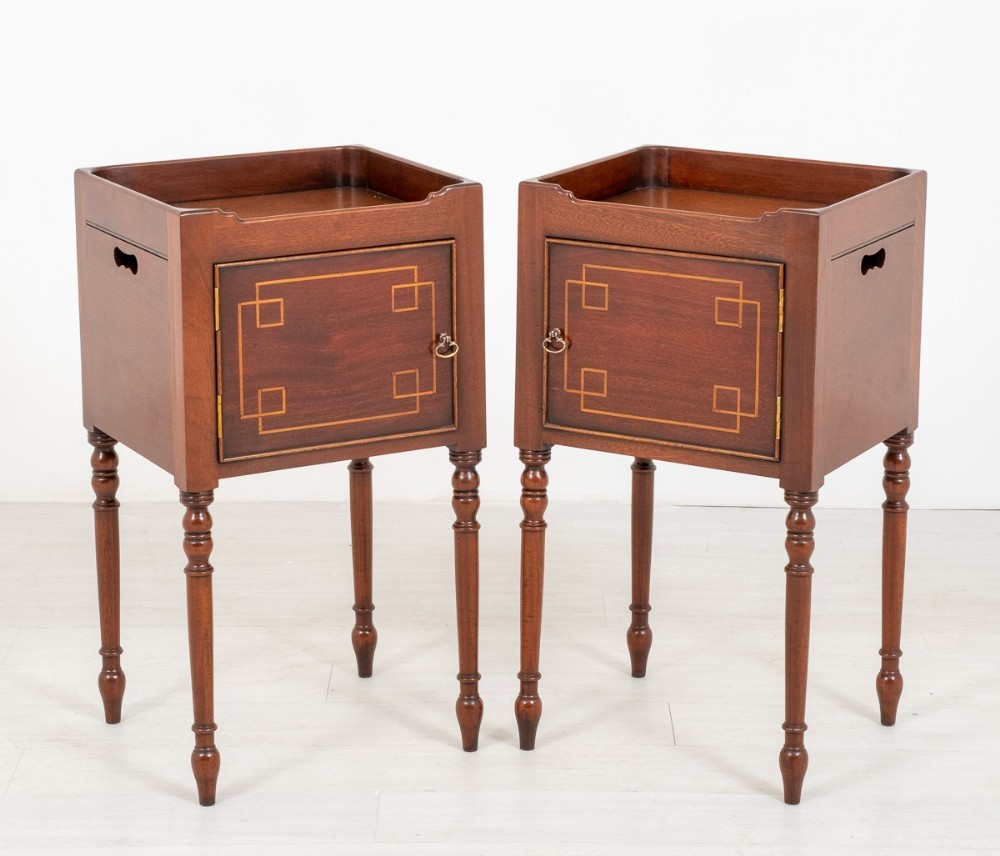 Paire de commodes de chevet Regency Armoires de chevet en acajou