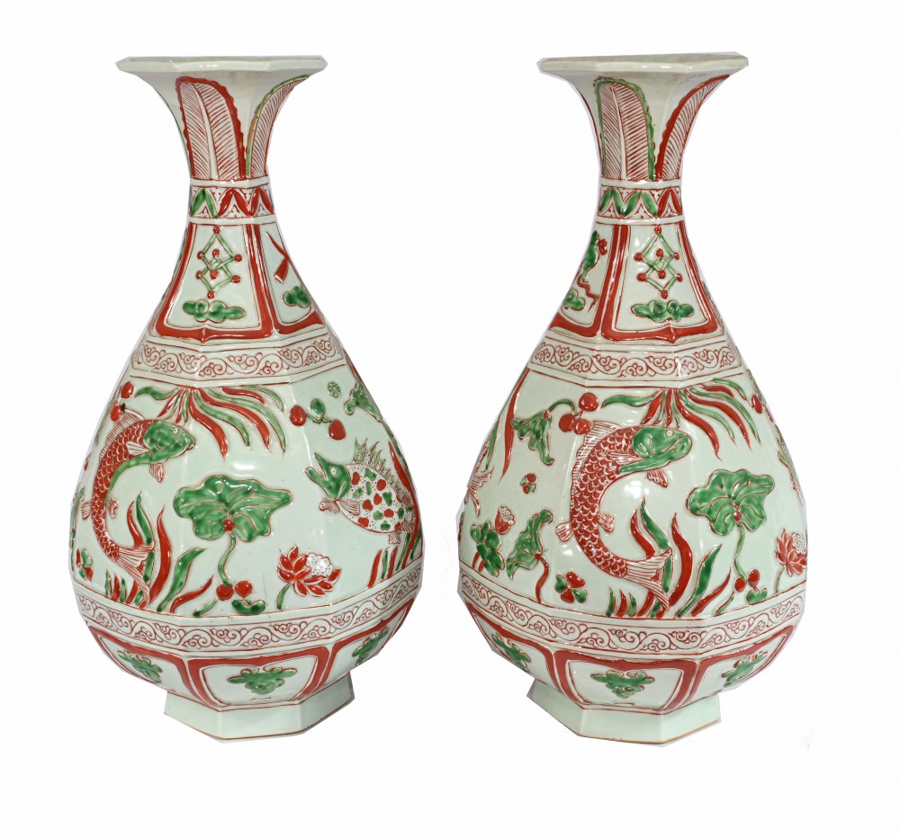 Paire de vases chinois Qing bols à poisson en céramique