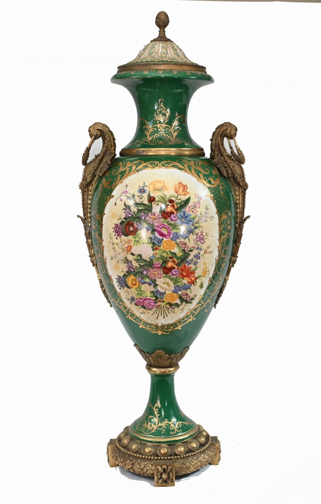 Vase En Porcelaine De Sèvres Floral Doré Urne Française