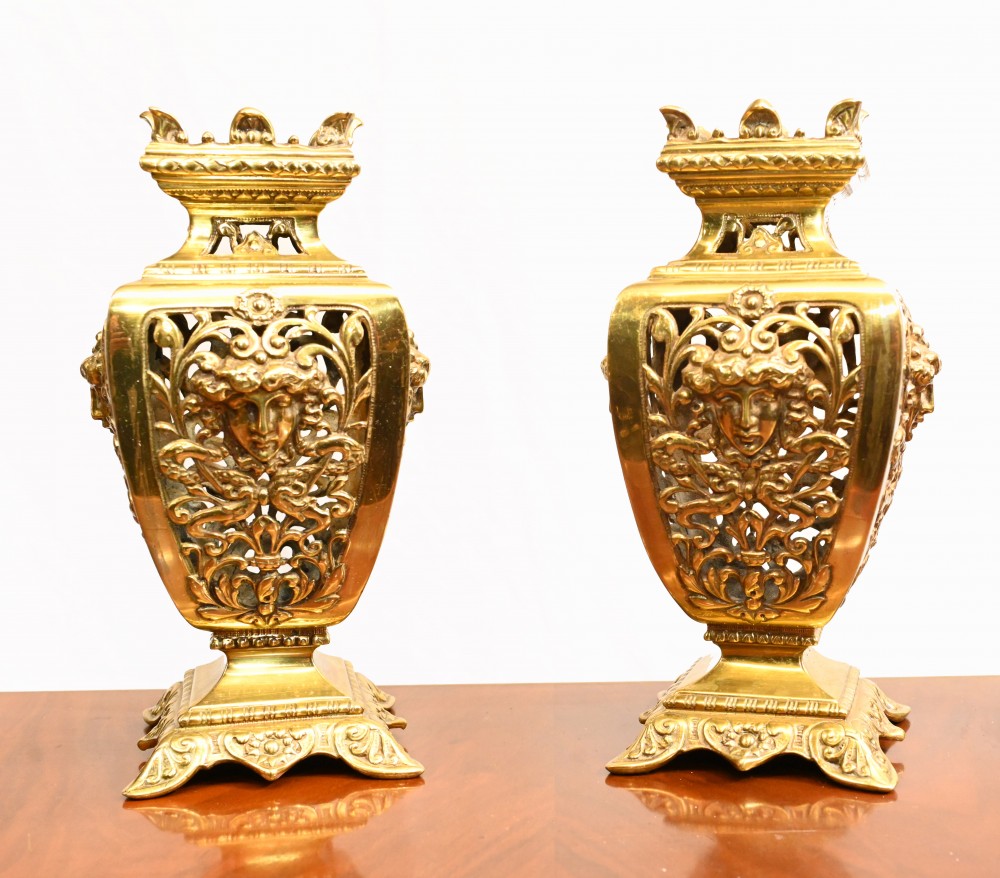 Paire Urnes Louis XVI En Bronze Doré Vases Décoratifs Français