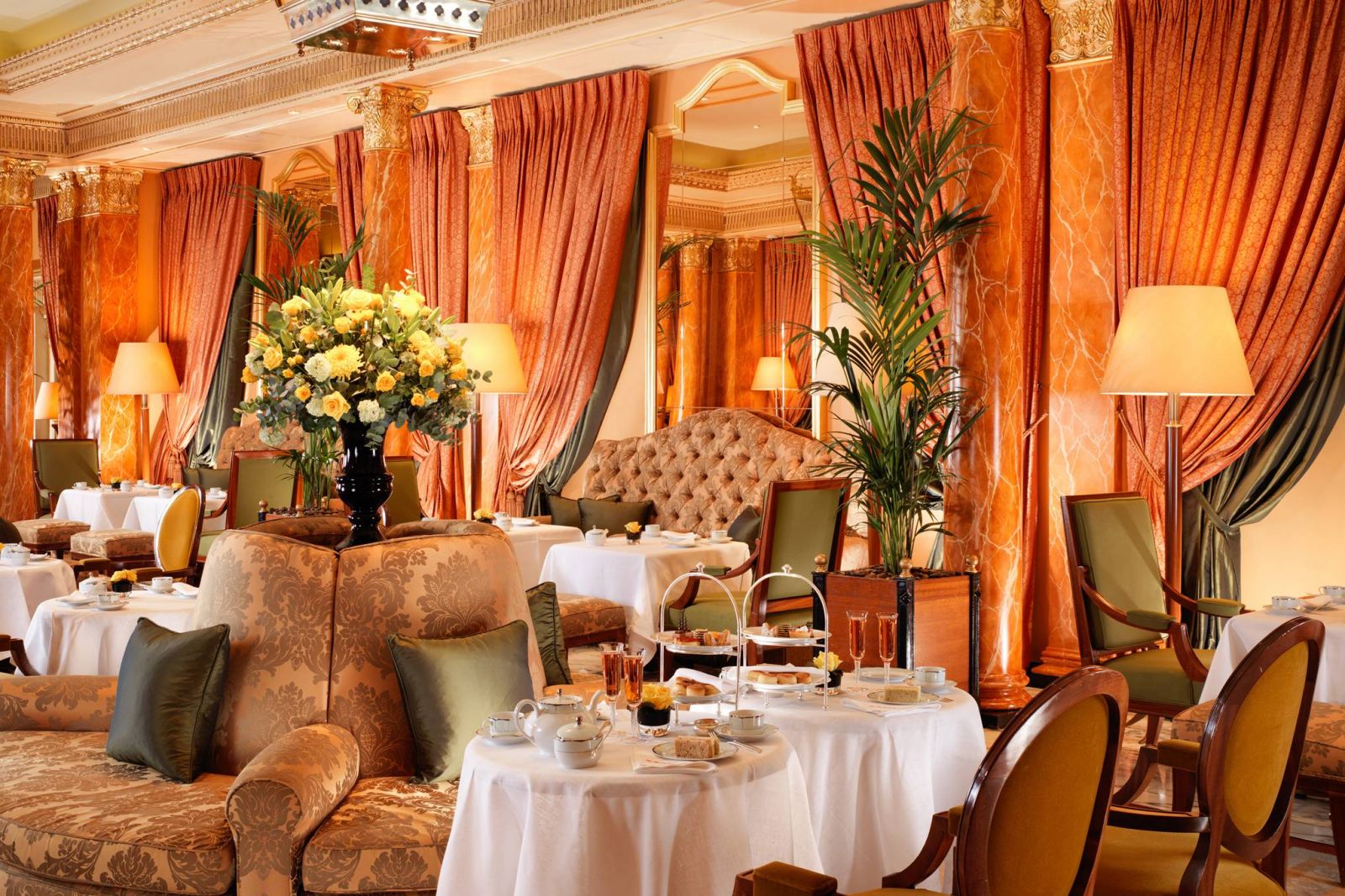 Bien que, si je devais choisir, ce serait The Dorchester pour mon lieu de thé préféré à Londres