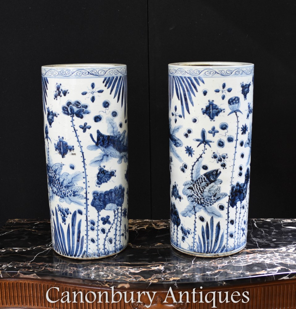 Vases Urnes en Porcelaine Bleue et Blanche Chinoise - Chine Ming