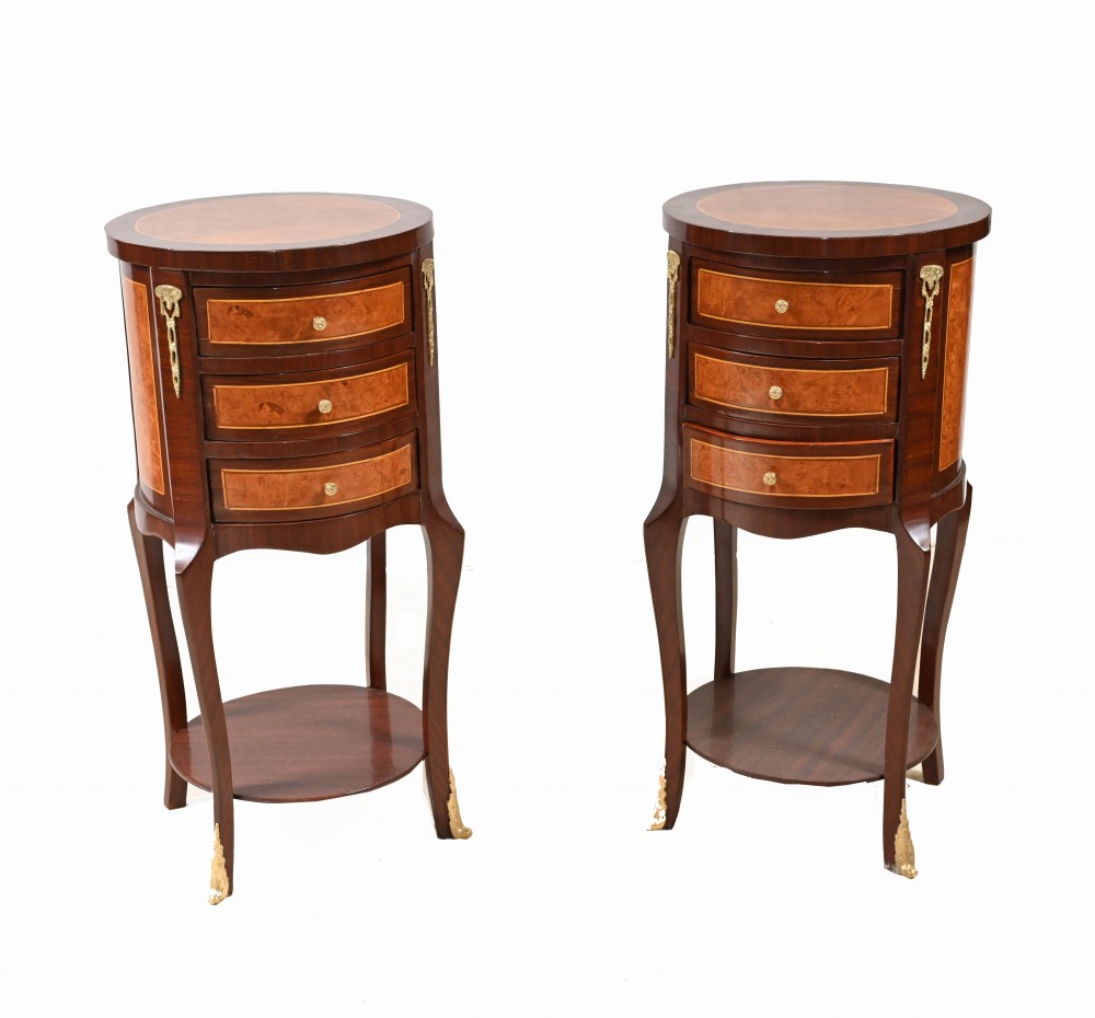 Commodes de chevet Regence French Nightstands