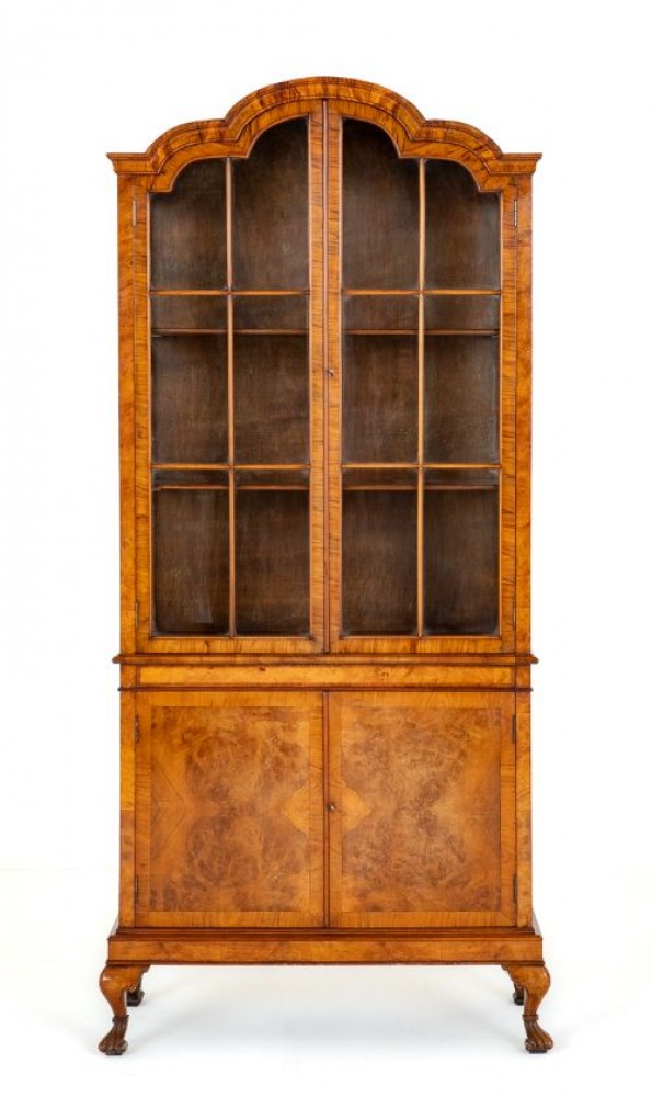 Vitrine Queen Anne Noyer Revival