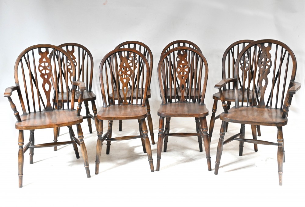 Ensemble 8 chaises Windsor antiques pour salle à manger de cuisine à roulettes 1890