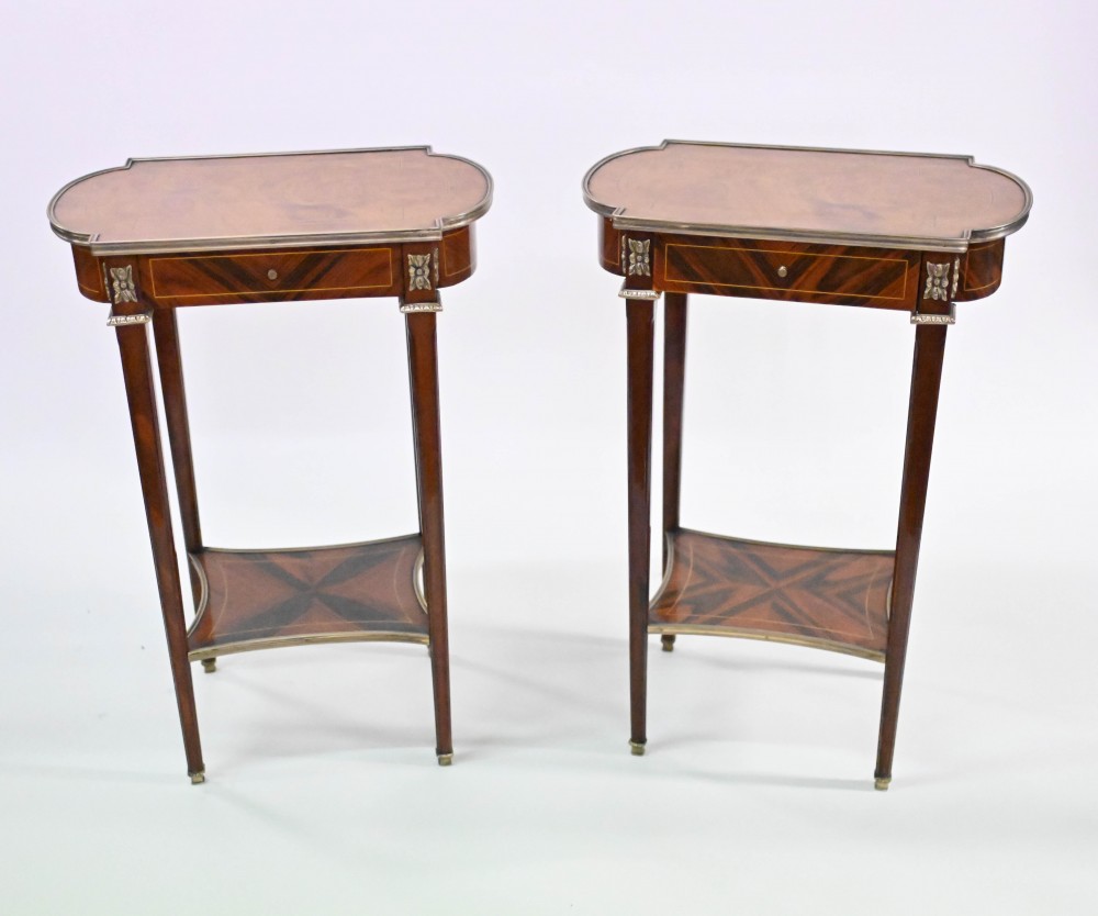 Paire de tables d'appoint françaises Empire Cocktail Kingwood