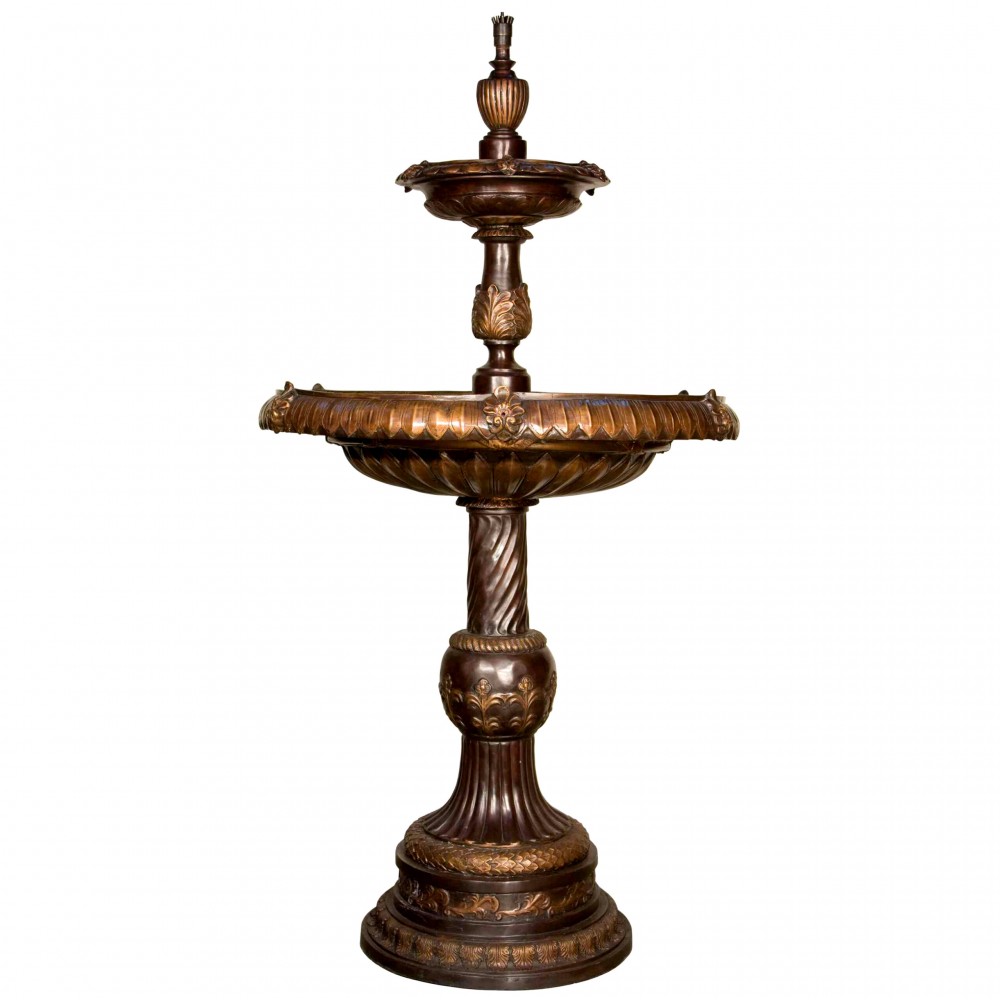 Fontaine en bronze français, caractéristique d'eau de jardin classique