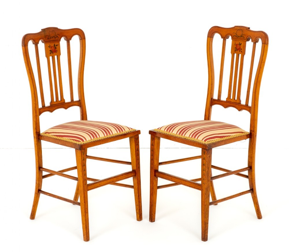 Paire de chaises de chambre anciennes en bois de satin 1890