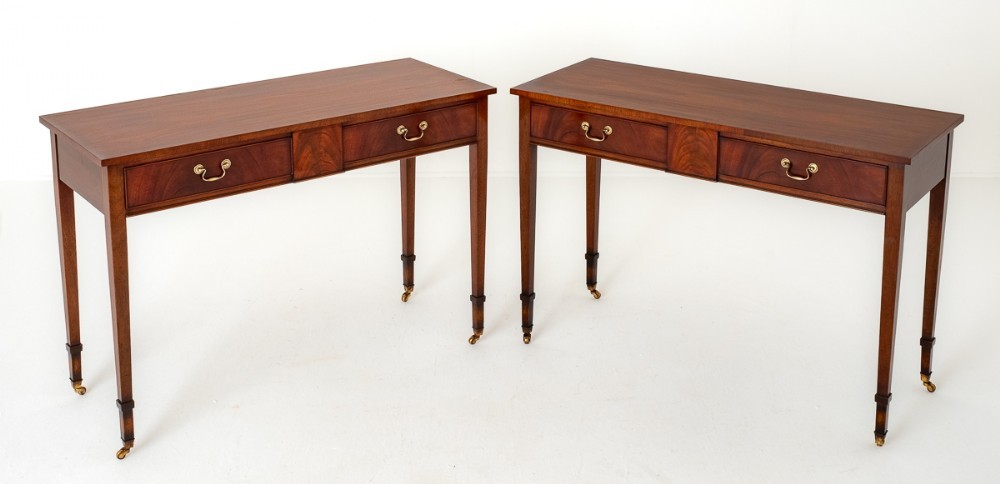 Paire de tables consoles Regency Revival en acajou