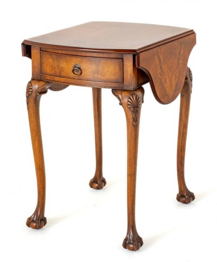 Table d'appoint d'appoint Queen Anne Revival, noyer