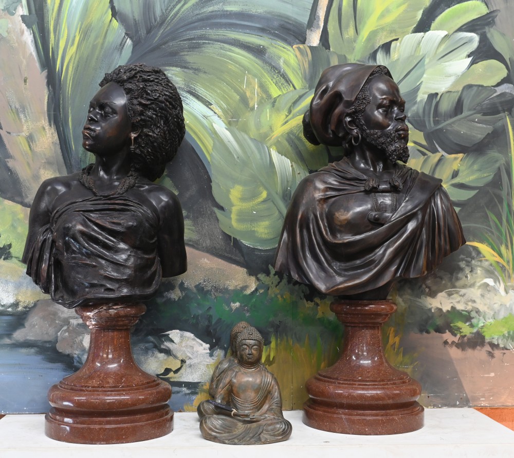 Paire de bustes de Blackamoor en bronze italien Statues classiques