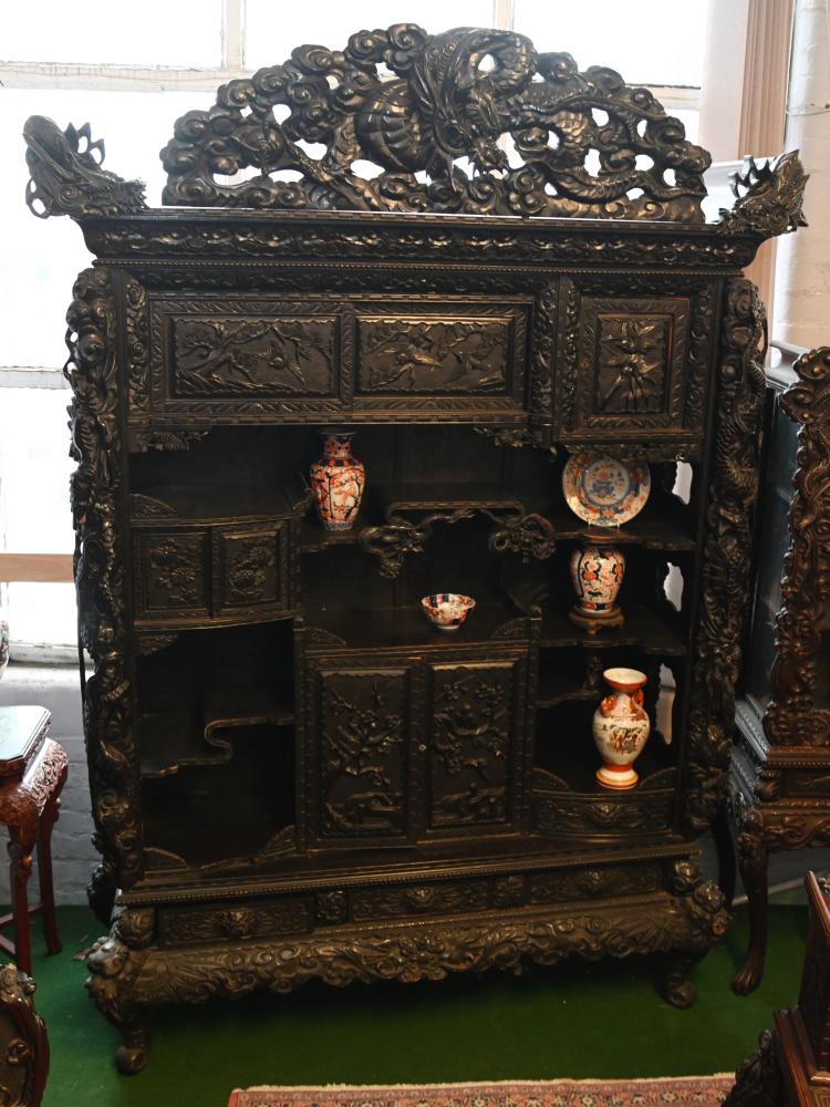 Armoire chinoise sculptée en bois dur antique, vitrine de temple, 1840