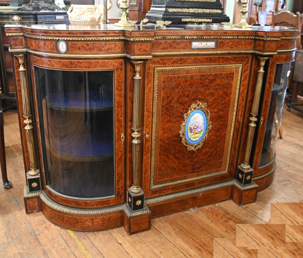 Crédence victorienne en noyer, plaques de Sèvres, 1860